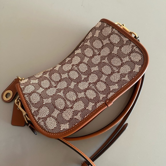 COACH x Tom Wesselmann Swinger - Picture 8 of 9